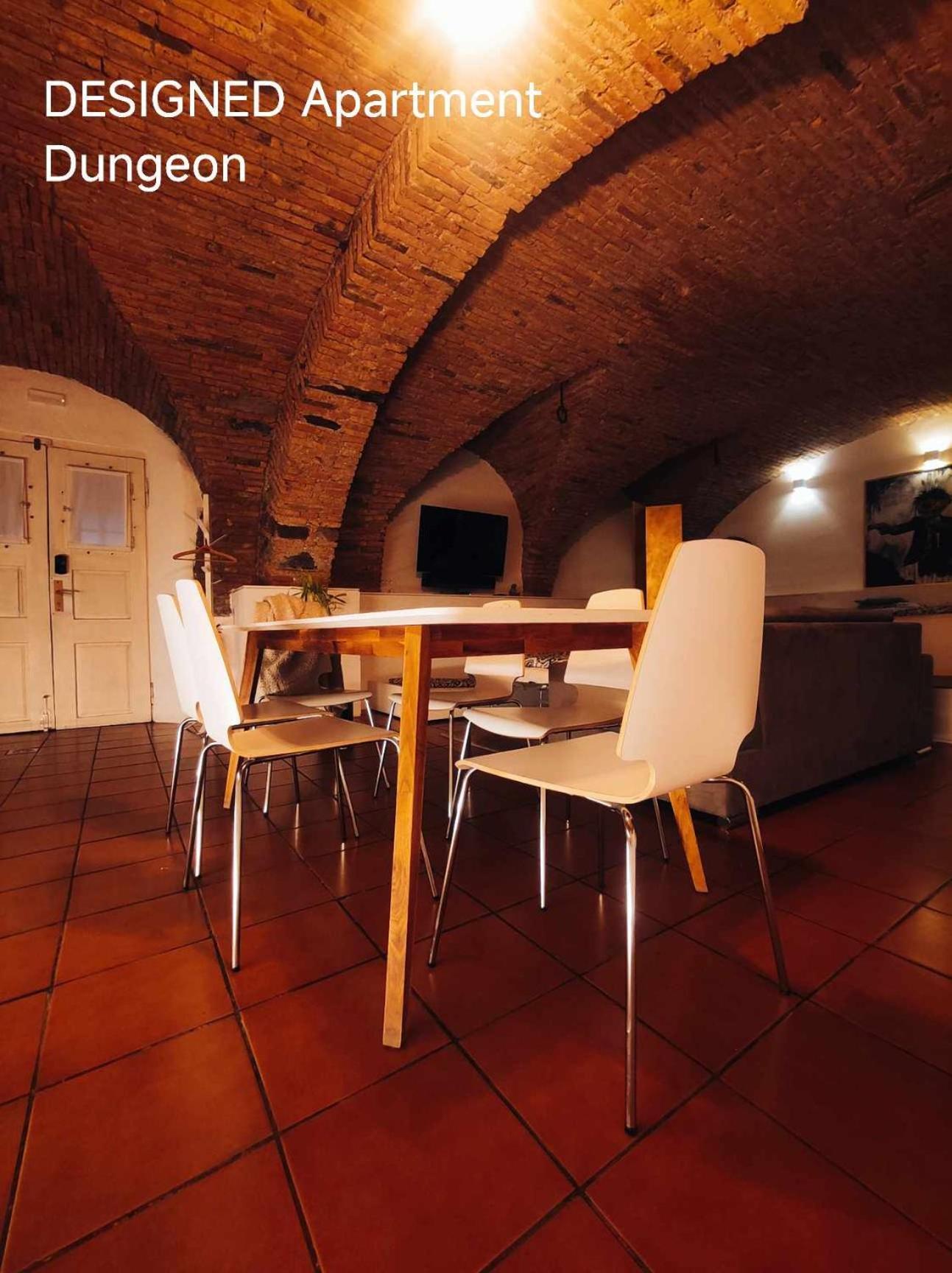 Dungeon Apartment リュブリャナ エクステリア 写真